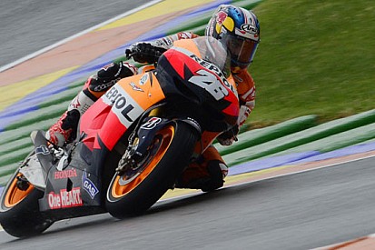 Pedrosa vince la gara più pazza dell'anno a Valencia