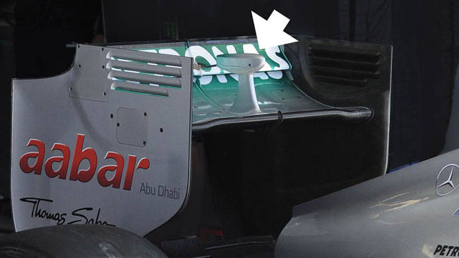 Mercedes: nuovo comando del DRS sull'ala posteriore