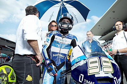 Danny Webb perde il posto, sostituito da Luca Amato