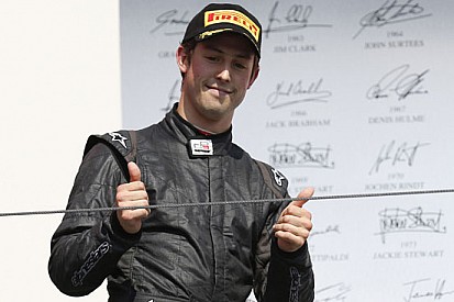 Alexander Sims al via a Spa con la Carlin