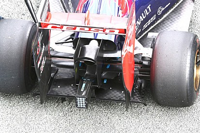 Anche la Toro Rosso STR9 ha la doppia ala nascosta