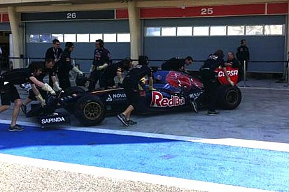 Bahrein, Day 2 (Ore 10): Vergne fa dieci giri con STR9