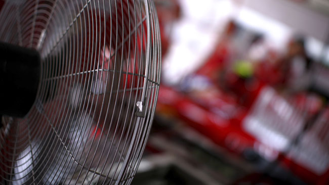De la Rosa spiega l'importanza di idratarsi a Sepang