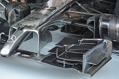 McLaren: piloni col Venturi e tre turning vanes