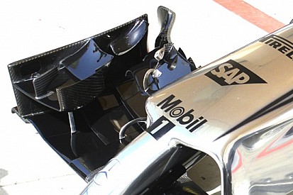 La McLaren con upper flap aggiuntivo svergolato