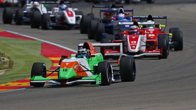Pizzitola dalla pole alla vittoria in gara 2 ad Aragon