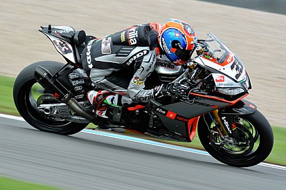 Melandri e Guintoli confidano sui cavalli della RSV4