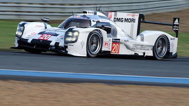 Le Mans, 4° Ora: Porsche davanti di strategia