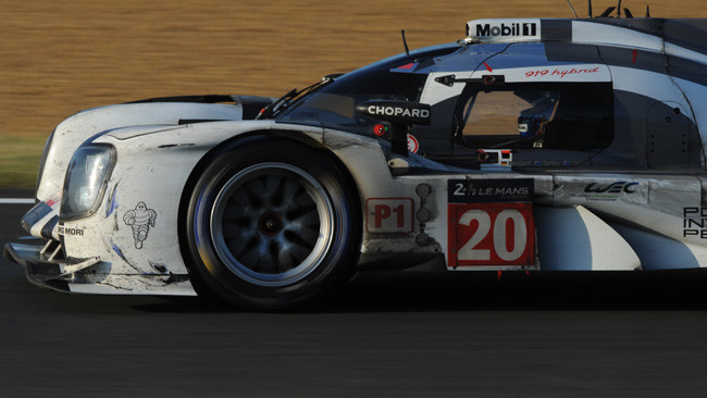 Freni e sospensioni rallentano la Porsche 919