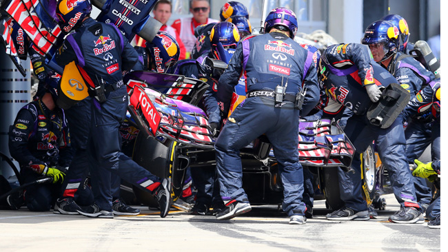 Vettel graziato dai commissari sportivi