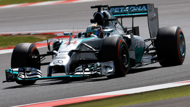 Silverstone, Libere 2: Hamilton si riscatta, ma si ferma