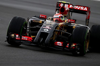 Maldonado in coda, le Ferrari avanzano!