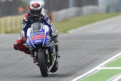 La spunta Lorenzo: rinnova con Yamaha solo un anno