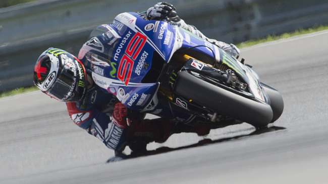 Brno, Warm up: Lorenzo rimescola le carte