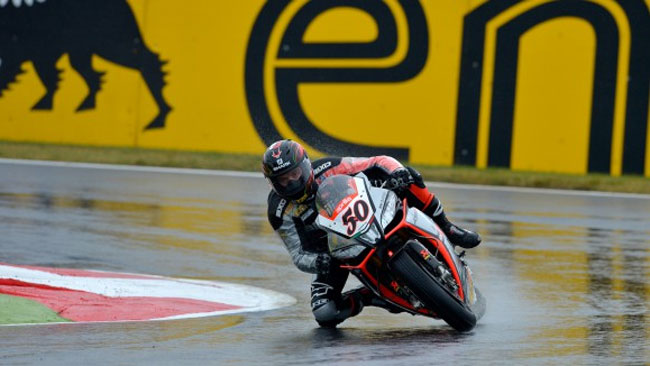 Magny-Cours, Gara 1: Guintoli riapre il Mondiale