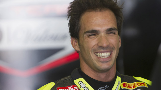 Toni Elias salta sulla BMW del JR Racing Team