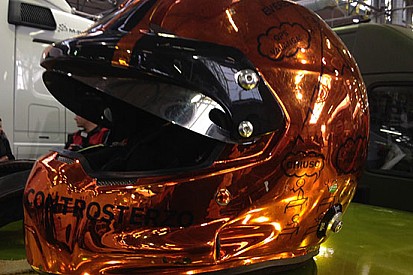 Bettega: il casco di Bertelli non passa inosservato