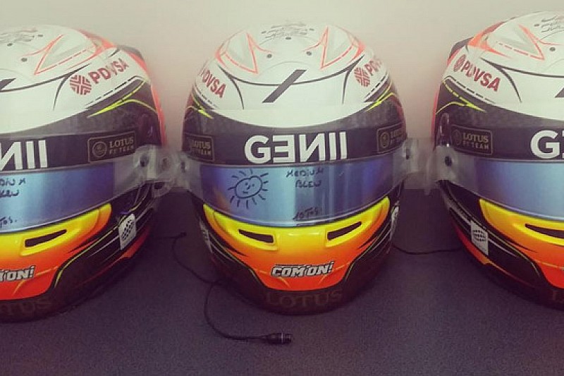 Romain Grosjean con il lutto sul casco a Melbourne