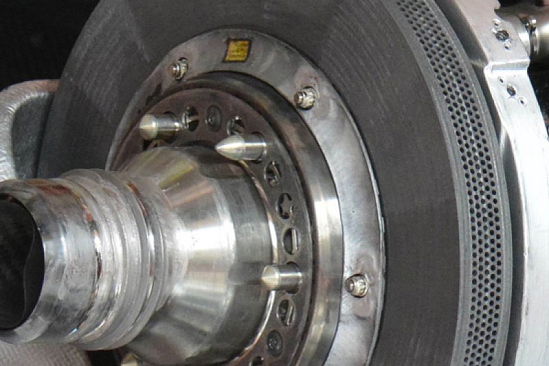 Ferrari: sono nuovi i dischi in carbonio della Brembo