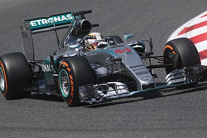 Barcellona, Q1: le Mercedes stupiscono con le dure!
