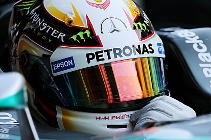 Fã assumido, Hamilton não crê que esteja próximo de igualar Senna