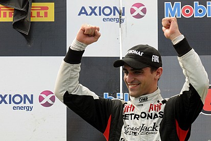 STC2000: Podio y punta del campeonato para Fiat Petronas y Chapur
