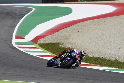 Lorenzo aventaja a Rossi en Mugello