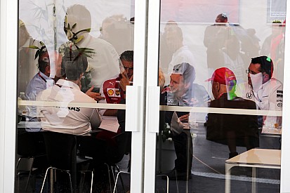 Los equipos empujan para los coches "franquicia"