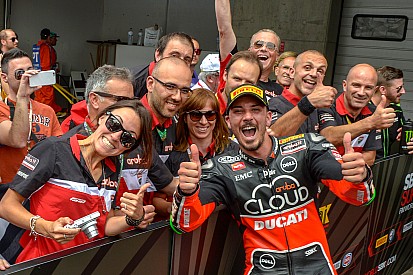 Giugliano mantiene su paso en Portugal