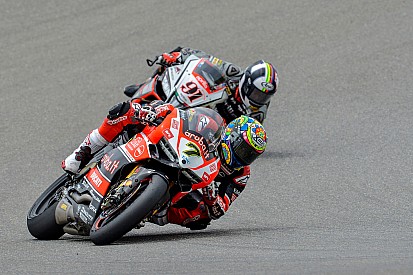 Davies gère ses soucis et revient sur Haslam au Championnat
