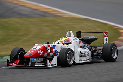 Dennis gana en Spa, donde Calderón se destaca