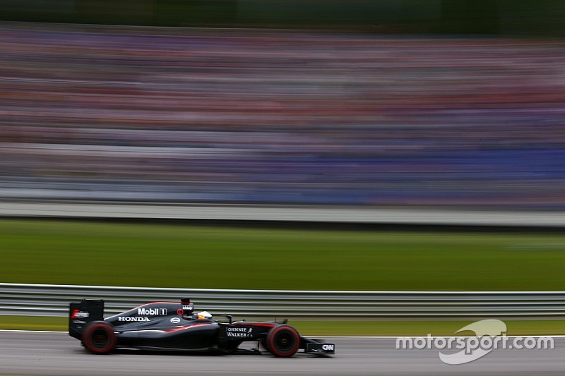 McLaren: Восемь кругов на двоих