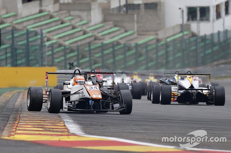 Rosenqvist - Ils se croient dans un jeu vidéo!