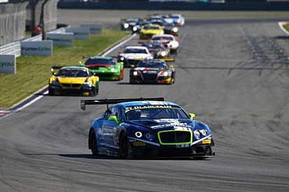 Abril e Buhk portano alla vittoria la Bentley a Mosca