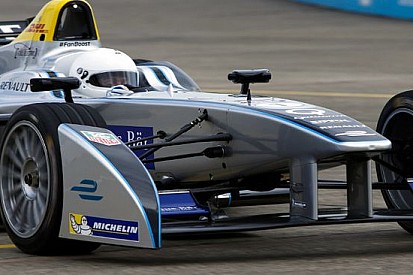 Il sindaco di Londra... guiderà la Spark-Renault!