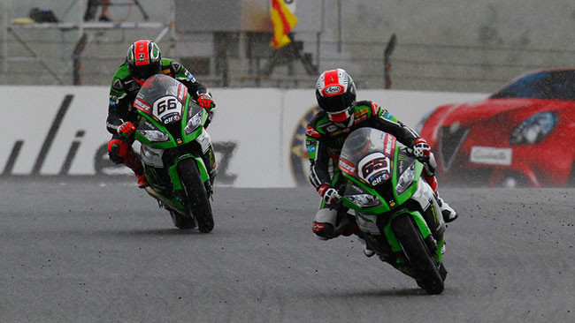 Sykes rompe, Rea ne approfitta e trionfa a Portimao