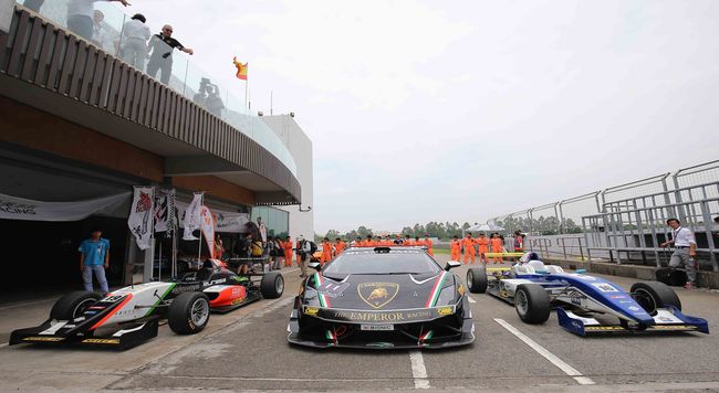 3 baby driver asiatici a Sepang su Huracán e Gallardo