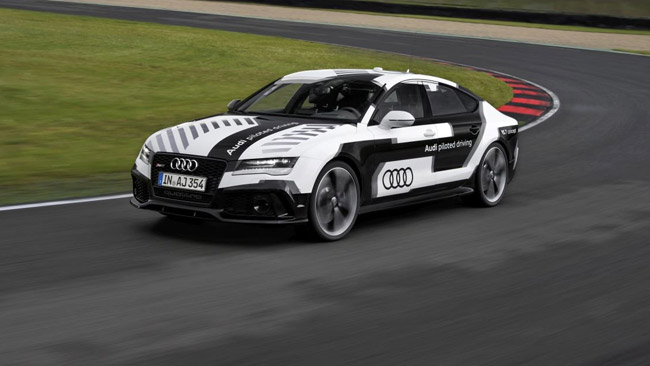 Impresa Audi: la RS7 gira a Hockenheim senza pilota!