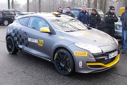 Primo shakedown per la Mégane RS N4