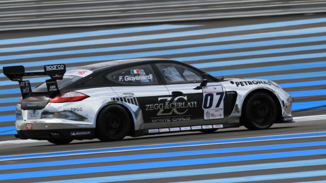 Torna la Porsche ed è di nuovo pole position