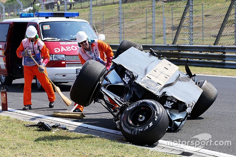 Pérez resultó ileso de un importante accidente