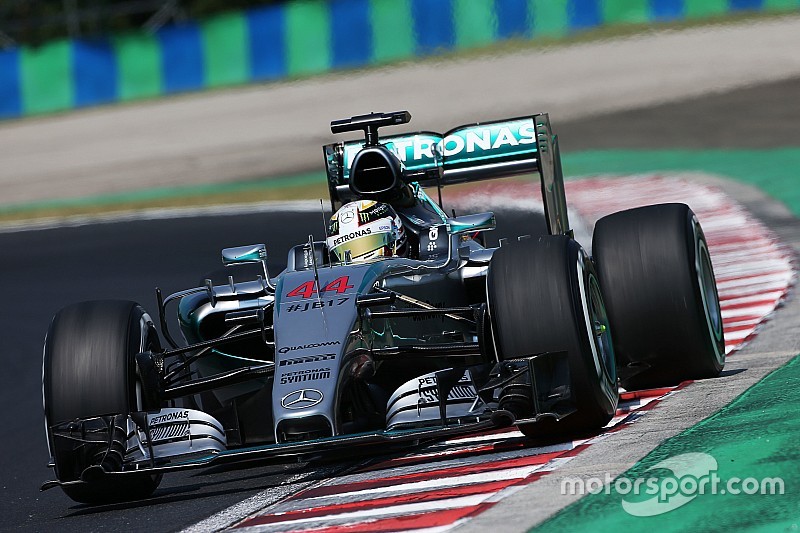 Red Bull le da pelea a Mercedes en la segunda práctica