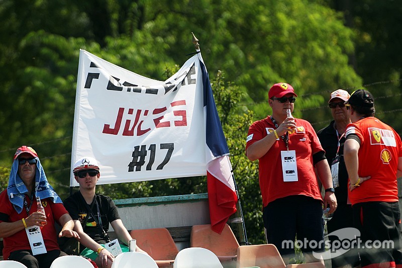 Homenaje a Bianchi antes de la carrera