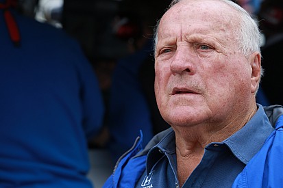 A. J. Foyt perderá las dos últimas carreras de IndyCar tras cirugía