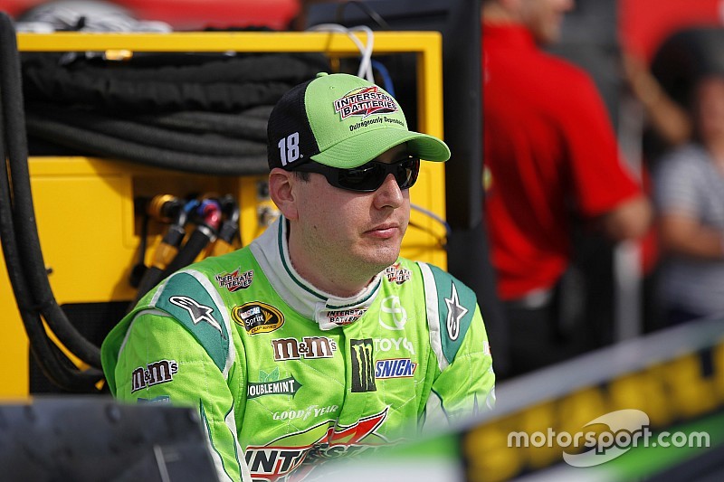 Kyle Busch fue el mejor en el Happy Hour de Bristol