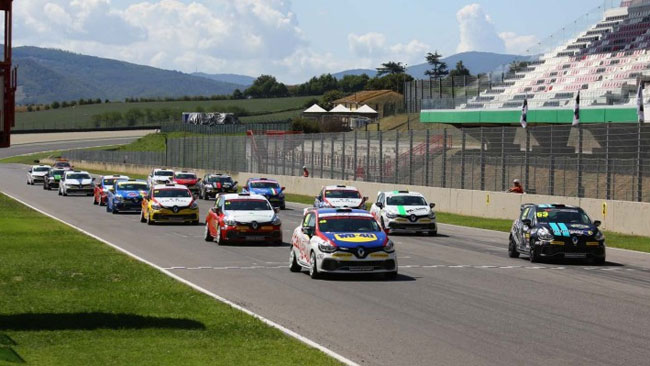 Simone Iacone piazza il poker in gara 1 al Mugello
