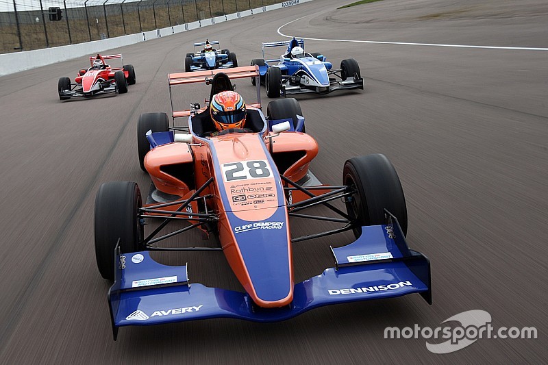 Hubert mette la sua firma in gara 3 a Silverstone