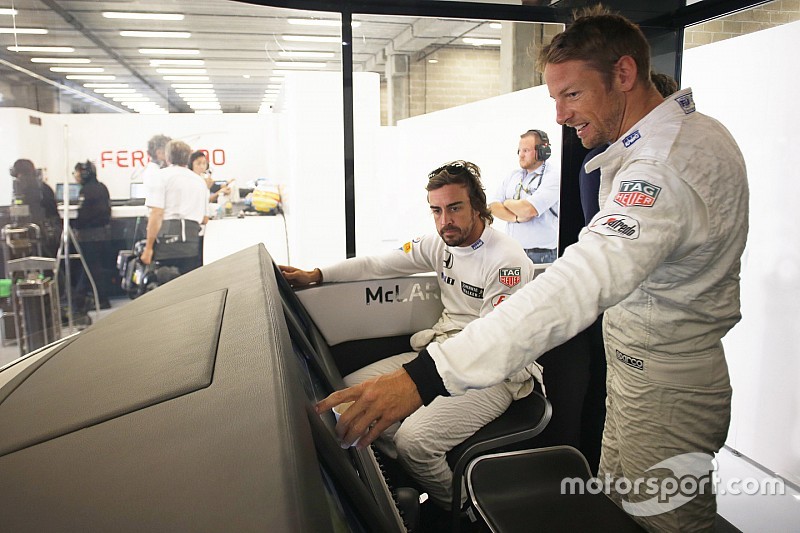 Button - Faire la différence en cours de saison est difficile pour Honda
