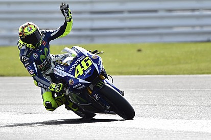 Líder da temporada de 2015, Rossi espera pressão em GP de casa