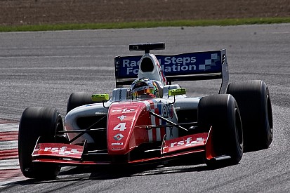 Rowland manda en Nurburgring